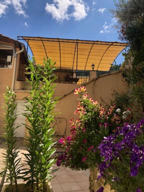 Hotel L'Oustau De La Font Reilhanette ภายนอก รูปภาพ